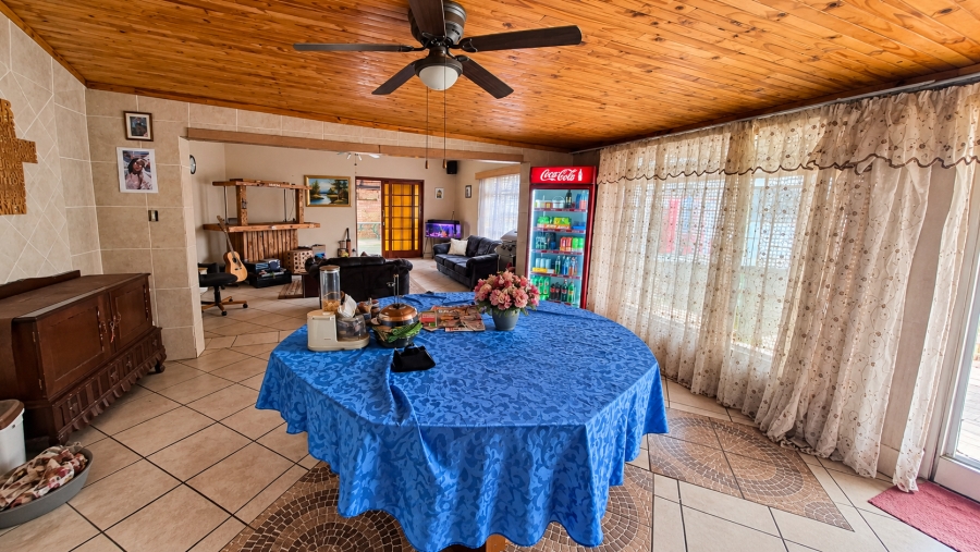5 Bedroom Property for Sale in Meiringspark North West